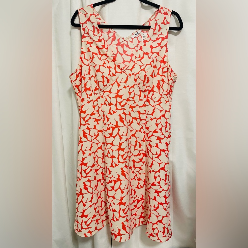 NEW Uniqlo Printed V-Neck Sleeveless Mini Dress